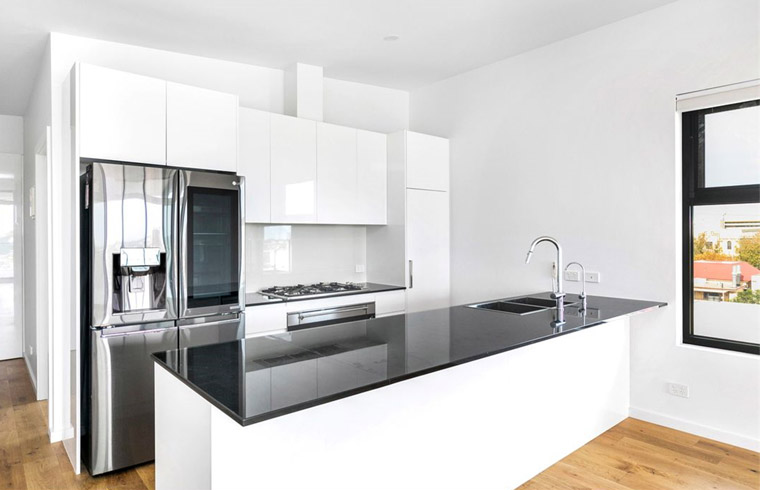 White High Gloss Lacquer Kitchen Cabinets