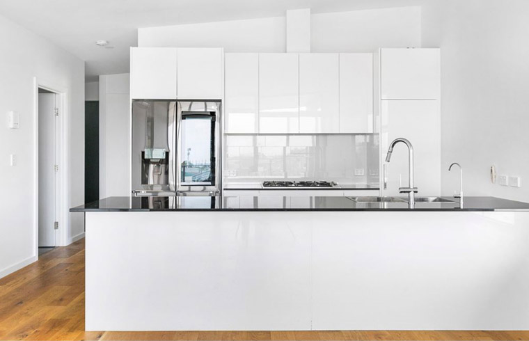 White High Gloss Lacquer Kitchen Cabinets